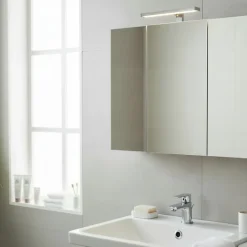 Planète Bain Armoire de toilette éclairante 3 portes 60 cm blanche Juno 2