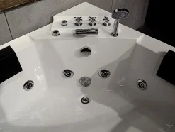 Vente-unique Baignoire balnéo d'angle vitrée - 2 places - 330 L - 138 x 138 x 59 cm - EVELINA* Baignoire Balnéo