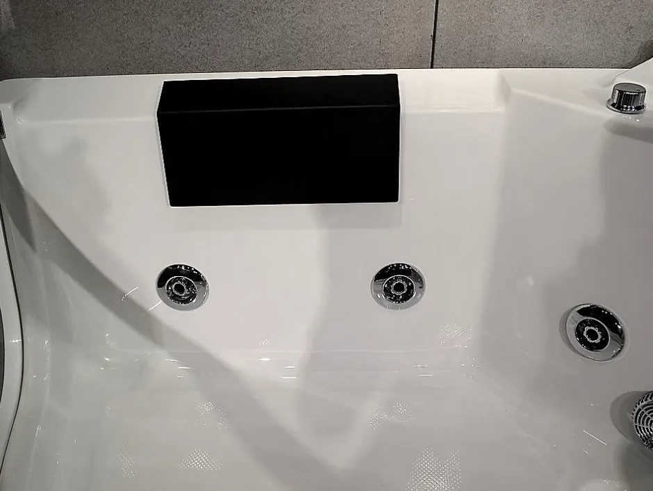 Vente-unique Baignoire balnéo d'angle vitrée - 2 places - 330 L - 138 x 138 x 59 cm - EVELINA* Baignoire Balnéo