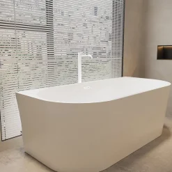 Balneo Baignoire blance semi-îlot Murale 150x75cm, accessoires blanc, Acrylique thermoformé 3.5mm, avec pieds réglables, VIVA* Baignoire Îlot