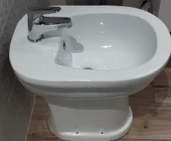 Goman Srl Bidet surélevé céramique ALTO 3 - Blanc - Hauteur 50 cm - Profondeur : 51 cm - Largeur : 37,5 cm* Bidet