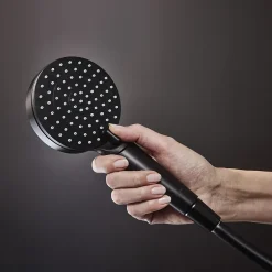 Hansgrohe Colonne de douche sans robinetterie avec pommeau + douchette 2 jets + flexible + barre réglable, noir mat, Vernis Shape* Colonne De Douche Sans Robinetterie