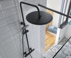 GoodHome Colonne de douche thermostatique avec pommeau + douchette 3 jets + flexible + barre réglable, noir mat, Weddell* Colonne De Douche Thermostatique