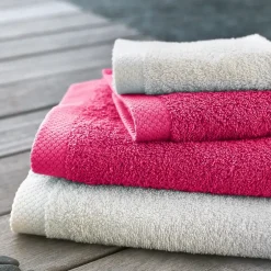 Linnea Drap de bain 100x150 cm PURE Fuchsia 550g/m2* Serviette De Bain