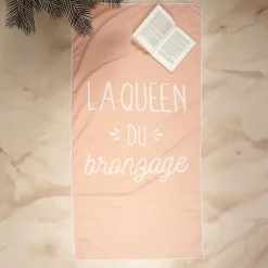 Linnea Drap de plage 70x140 cm en polyester collection KANEOHE modèle "La queen du bronzage" rose