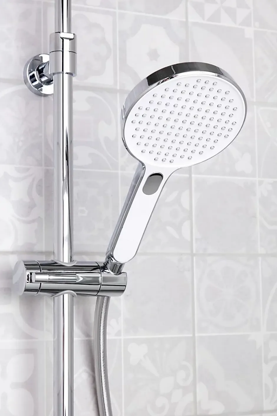 Swiss Aqua Technologies /Grohe Set de douche avec mitigeur + Douchette 3 jets barre avec curseur + Douche de tête XXL 254 mm Chrome