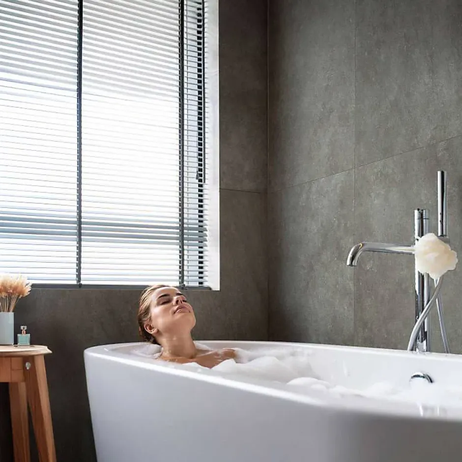 Decoon Lot de 4 Dalles Murales Douche SPC/PVC Décor effet Pierre Gris - 59,2x118,4cm - 2,8M²