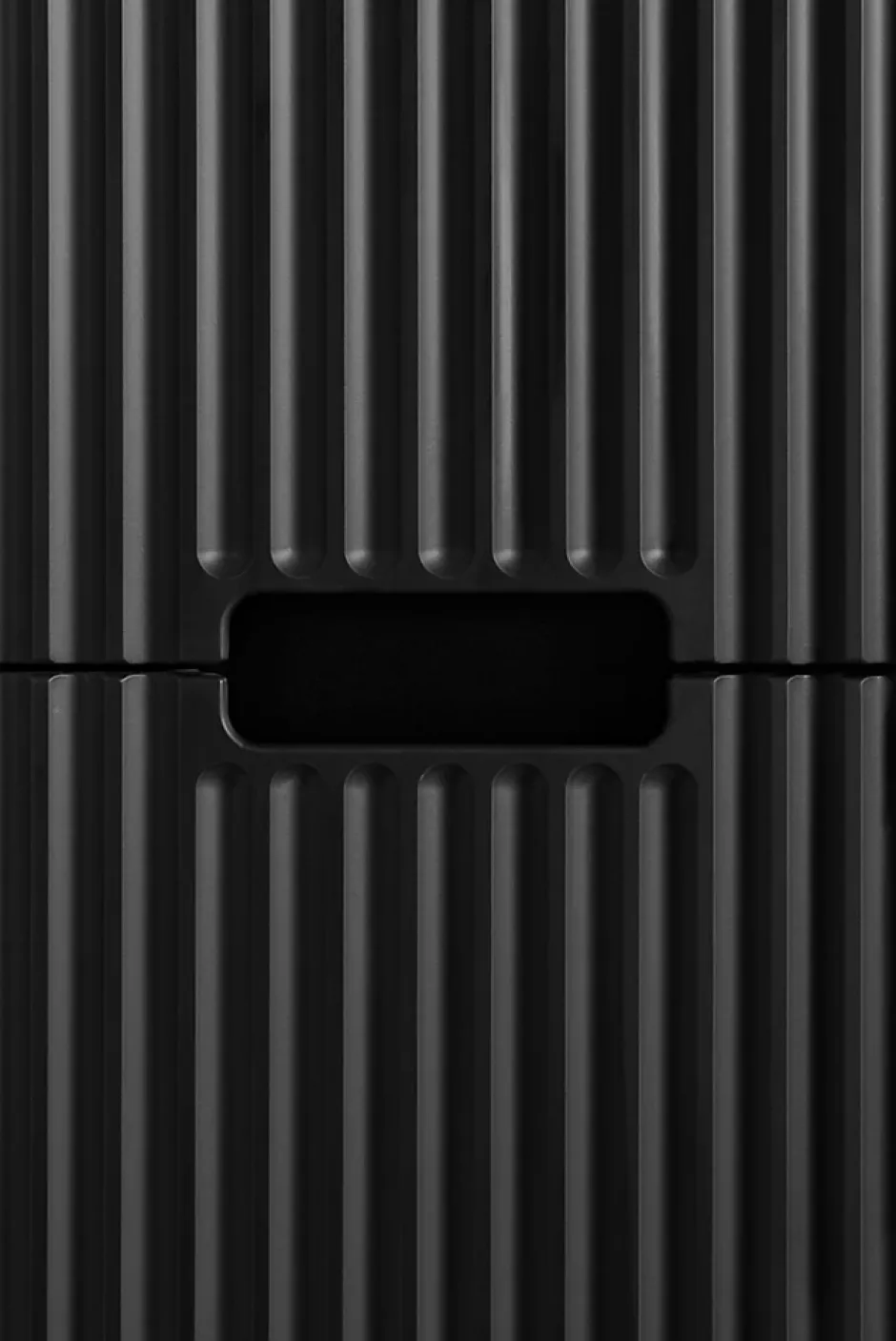 Furnidea Meuble colonne de salle de bain suspendu VENA noir 36 x 136 cm* Colonne De Salle De Bains
