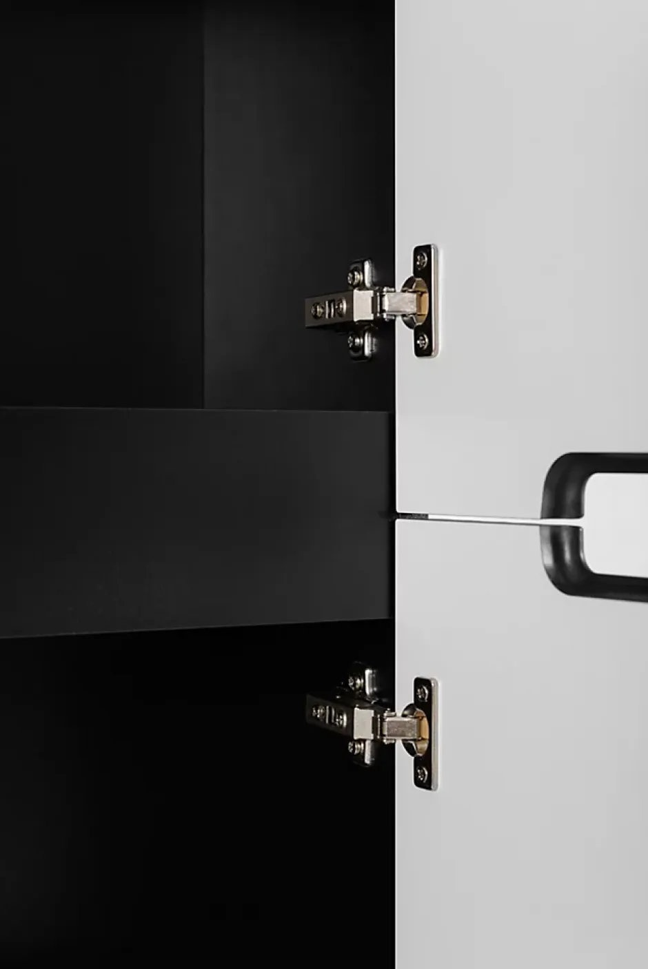 Furnidea Meuble colonne de salle de bain suspendu VENA noir 36 x 136 cm* Colonne De Salle De Bains