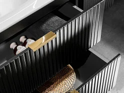 Vente-unique Meuble de salle de bain suspendu strié avec vasque à encastrer - Noir - 60 cm - ZEVARA* Meuble Vasque