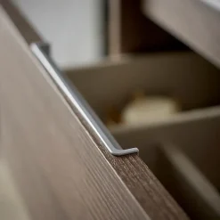 Planète Bain Meuble salle de bain - 80 cm - Plan décentré - Effet chêne foncé britannia - A suspendre - miroir et éclairage inclus - Venus