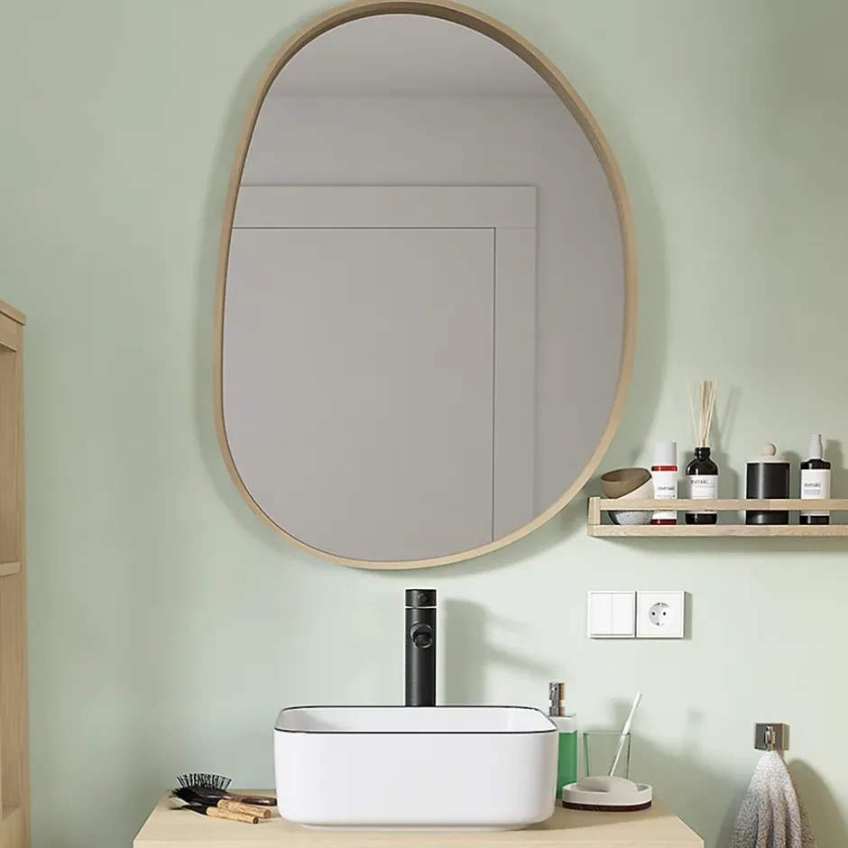 Homesight Miroir de salle de bains forme galet l.60 x H.80 cm, placage chêne, Thiam
