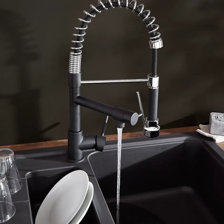 Cooke & Lewis Mitigeur de cuisine avec douchette noir et chrome H.48 cm, Bilbrough