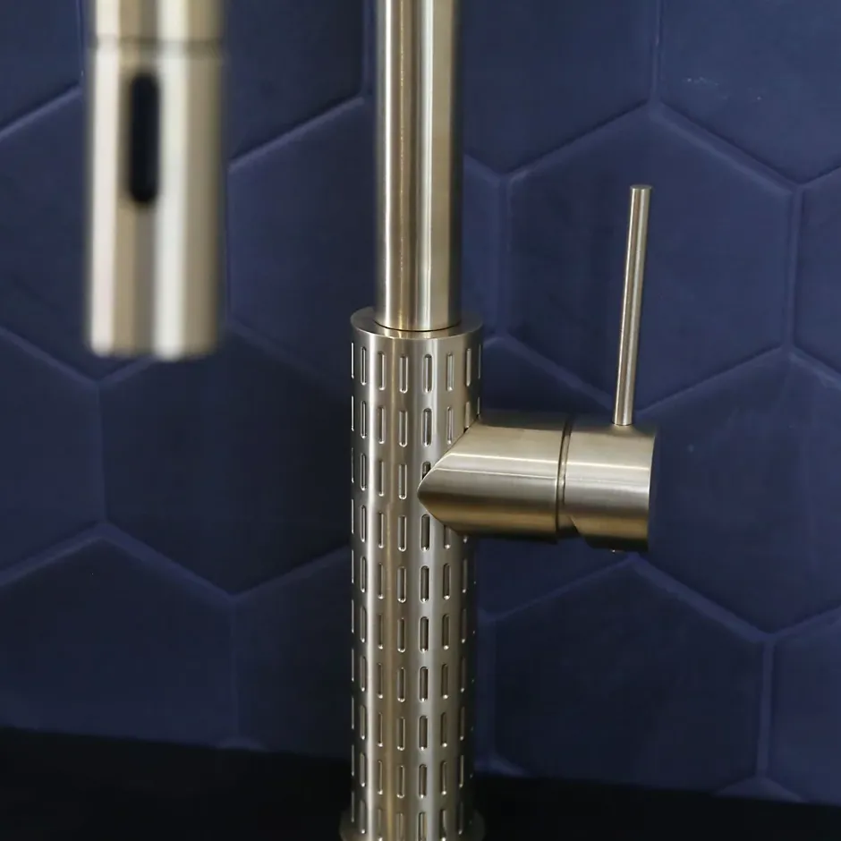 Essebagno Mitigeur de cuisine doré avec douchette Architek