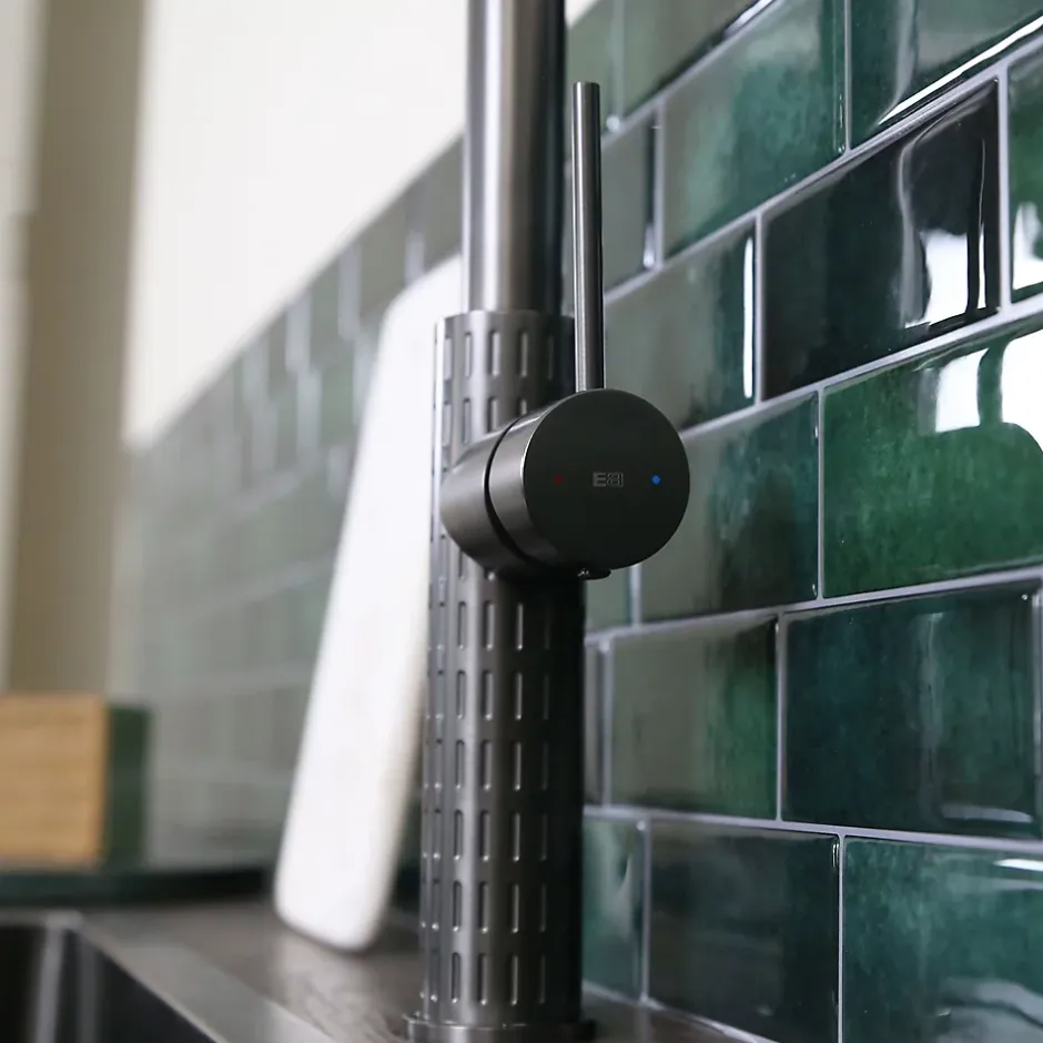 Essebagno Mitigeur de cuisine gun métal avec douchette Architek
