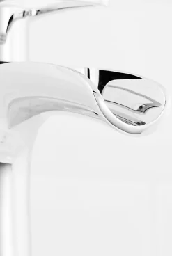 GoodHome Mitigeur haut de lavabo chromé effet chute d'eau Olmeto