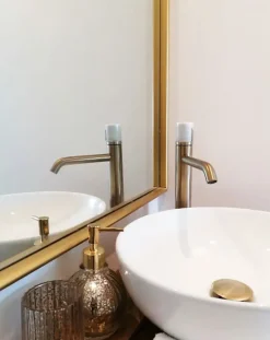 Essebagno Mitigeur lavabo haut avec vidage en laiton doré et marbre blanc, Manopola