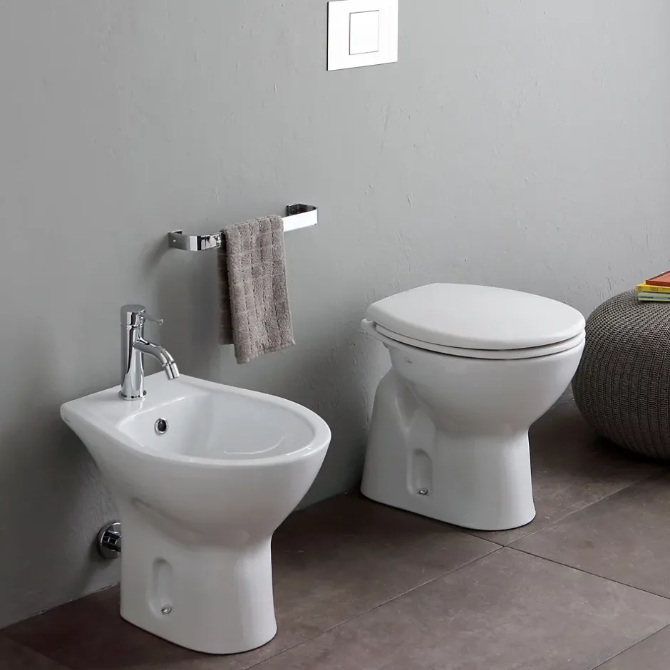 Kiamami Valentina Paire De Sanitaires Au Sol Wc Et Bidet En Céramique Blanche - Cipro