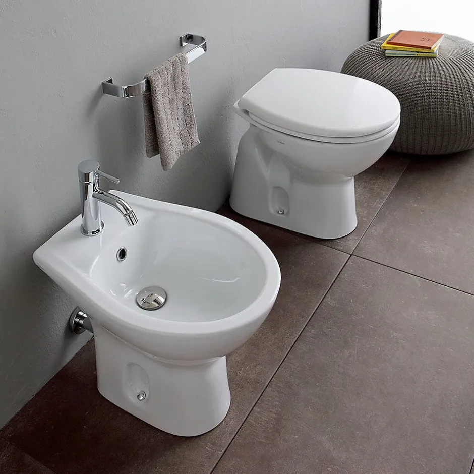 Kiamami Valentina Paire De Sanitaires Au Sol Wc Et Bidet En Céramique Blanche - Cipro