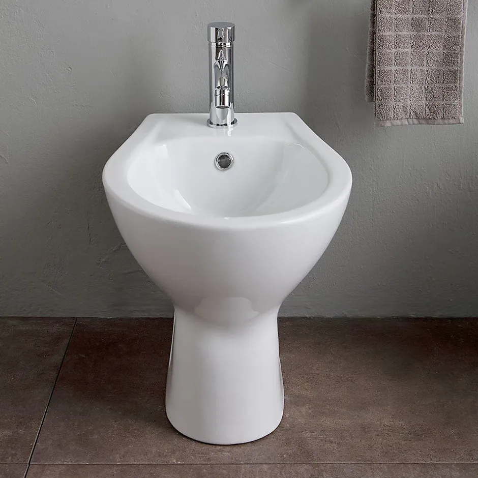 Kiamami Valentina Paire De Sanitaires Au Sol Wc Et Bidet En Céramique Blanche - Cipro