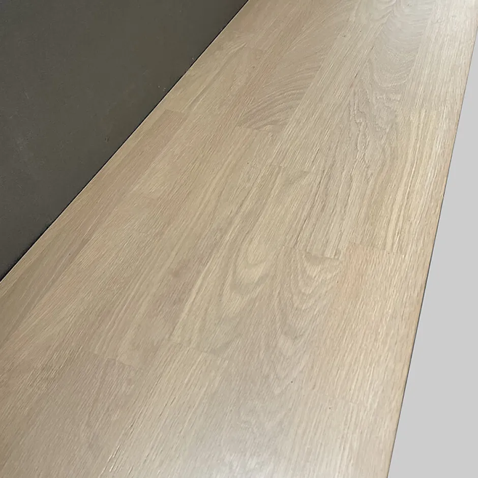 Byca Plan 110 cm en bois aspect lamellé collé recoupable + fixation