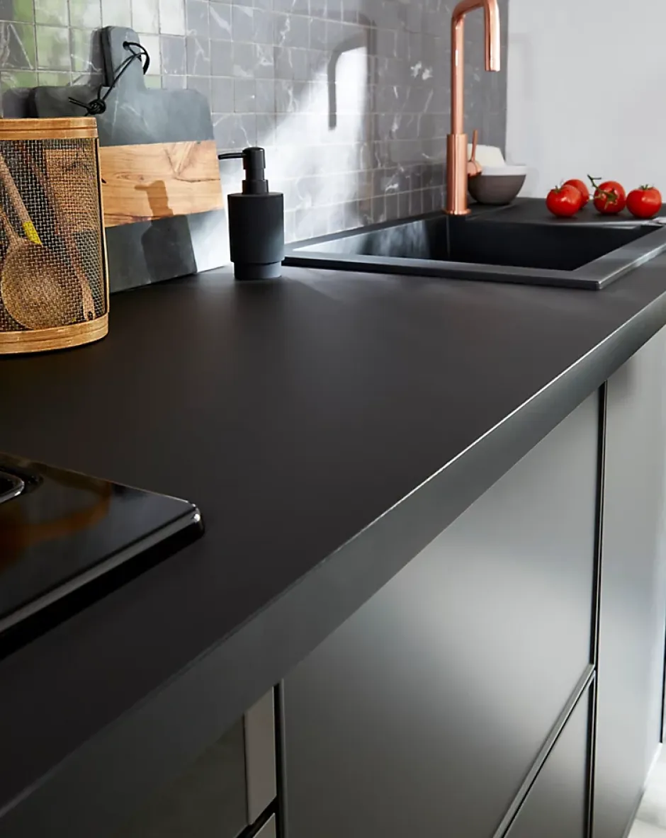 GoodHome Plan de travail stratifié noir mat L.300 x l.62 x ép.3,8 cm Berberis