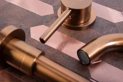 Rea Robinet de lavabo encastré Lungo Long brushed copper + box
