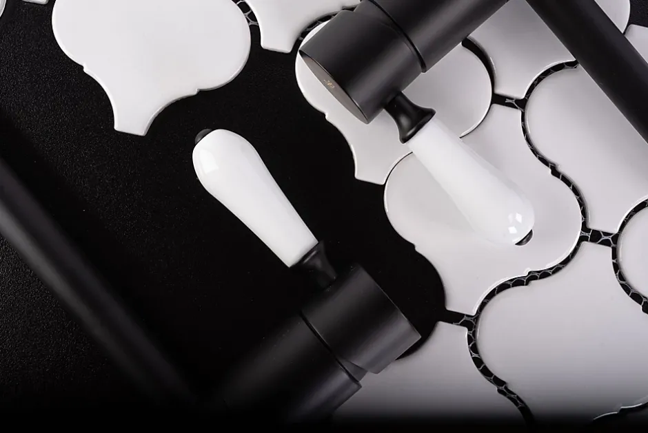 Rea Robinet de lavabo Serra black high