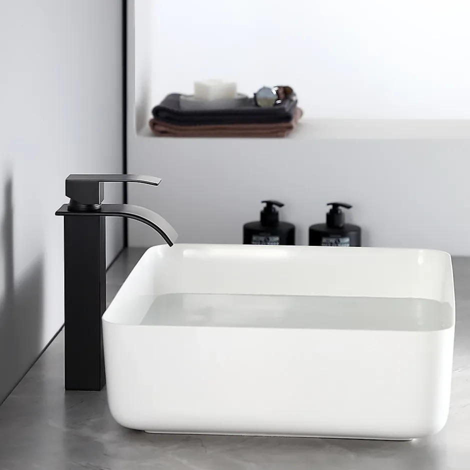 Cecipa Max Robinet de Salle de Bain Noir Moderne - Sortie Cascade Naturelle, Mitigeur de Lavabo Cascade