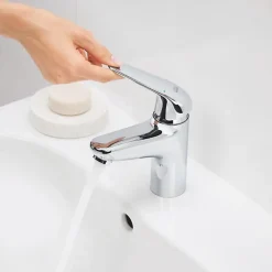 Grohe Robinet lave-mains Swift ouverture eau froide chromé