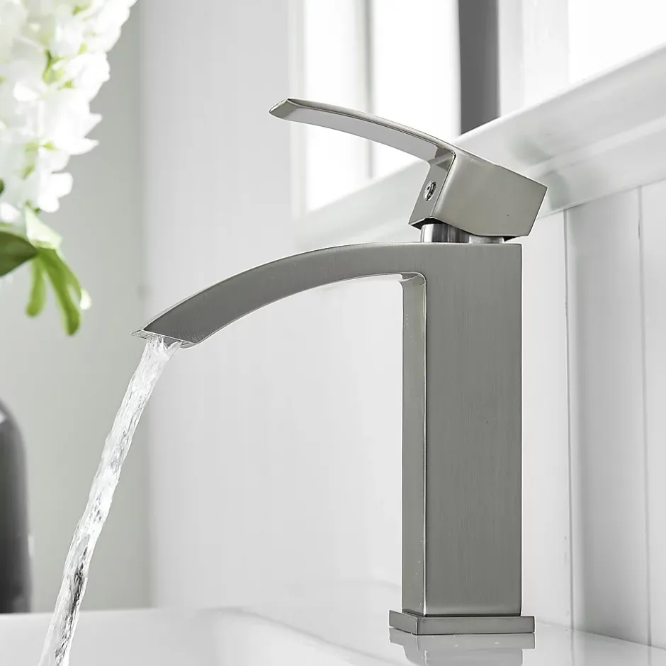 Saniverre Robinet mitigeur bec cascade LERIO chrome brossé -* Robinet Lavabo Et Vasque