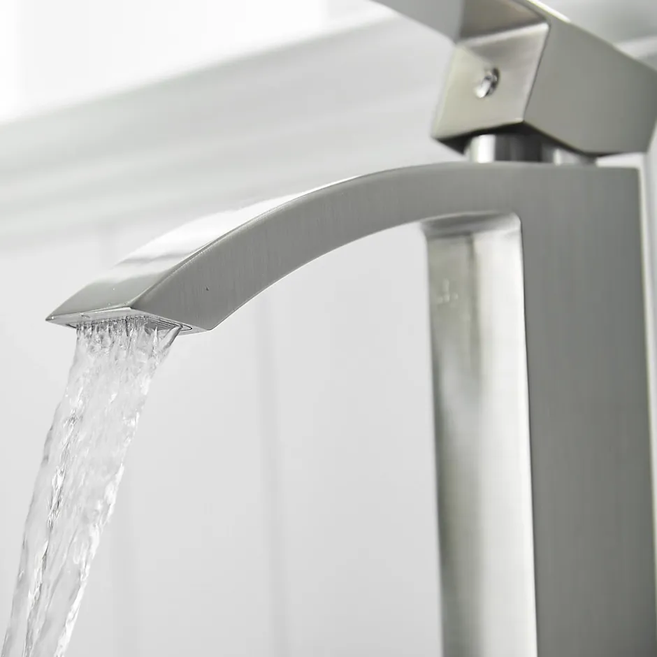 Saniverre Robinet mitigeur bec cascade LERIO chrome brossé -* Robinet Lavabo Et Vasque