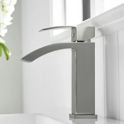 Saniverre Robinet mitigeur bec cascade LERIO chrome brossé -* Robinet Lavabo Et Vasque