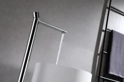 Bernstein Robinet mitigeur sur pied pour lavabo totem 8046 - chrome ou noir mat Chrome