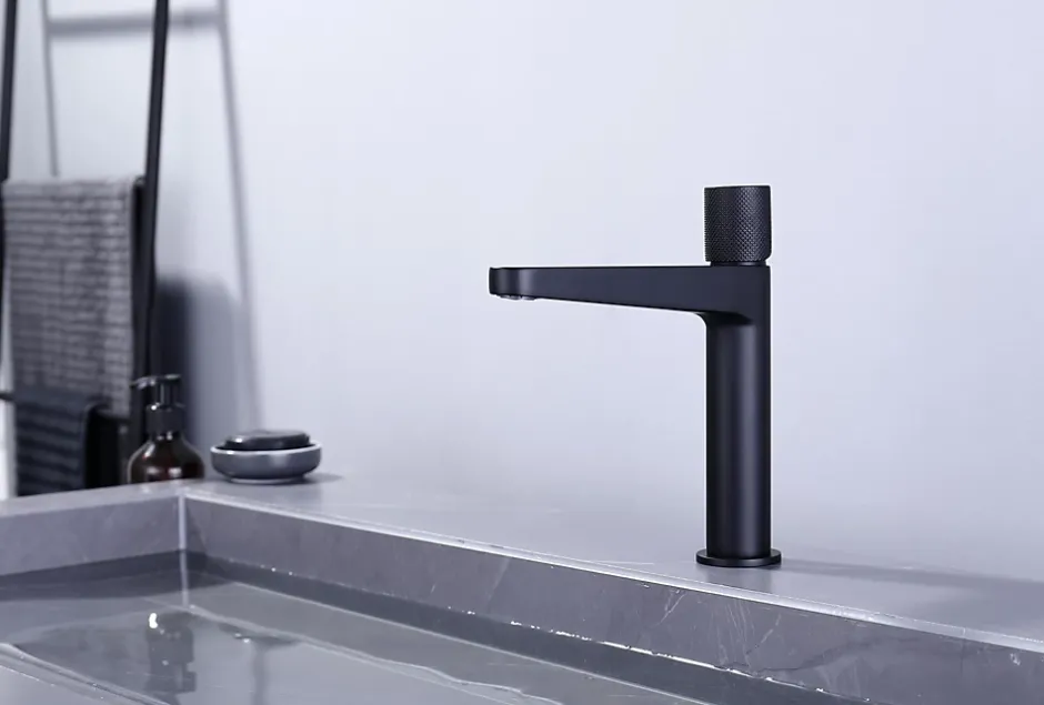 Bernstein Robinet pour lavabo vasque et évier design en laiton peu bruyant et économe en eau - H. 21,5cm - Noir (mat)* Robinet Lave-Mains