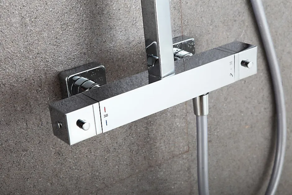 Bernstein Robinet pour lavabo vasque et évier design en laiton peu bruyant et économe en eau - H. 21,5cm - Chrome* Robinet Lave-Mains