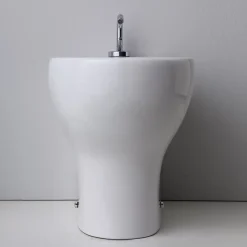 Kiamami Valentina Sanitaires De Salle De Bain Au Sol Avec Design Moderne Et Vidange Décalée - Soave* Wc À Poser