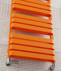 Matisere Sèche-serviette eau chaude orange de 1695mm de haut/600mm de large - 1410 Watt - WAR1695/600TSX2003