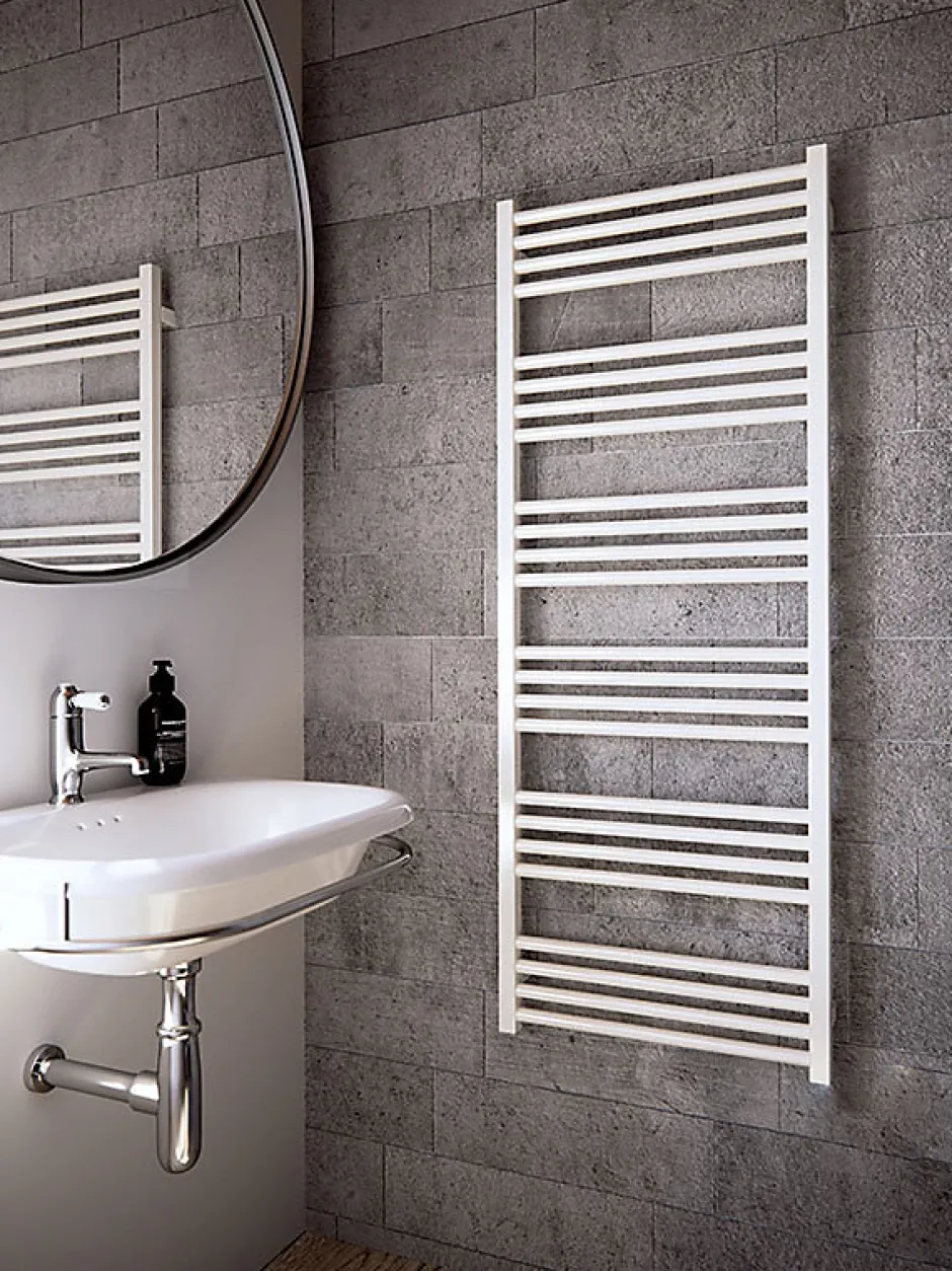 Matisere Sèche-serviette eau chaude blanc de 1380mm de haut et 530mm de large - 616 Watt - FIO1380/530SXB* Sèche-Serviettes Eau Chaude