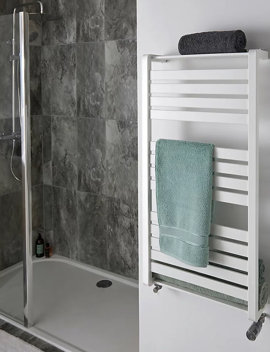 GoodHome Sèche-serviettes eau chaude en acier Loreto vertical blanc 546 W* Sèche-Serviettes Eau Chaude