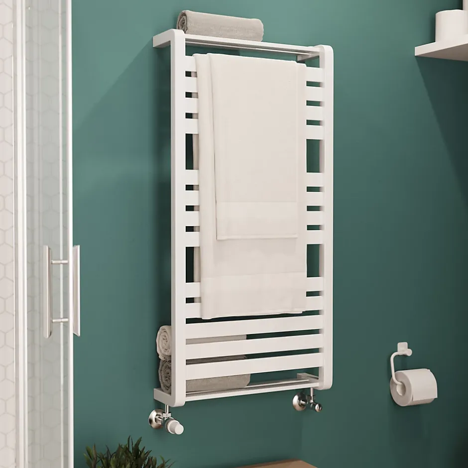 GoodHome Sèche-serviettes eau chaude en acier Loreto vertical blanc 546 W* Sèche-Serviettes Eau Chaude