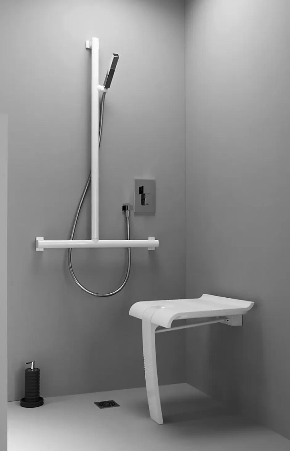 Godonnier Siège de douche piètement alu, assise polymère coloris blanc l.45 x P.44,2 x H.50 cm
