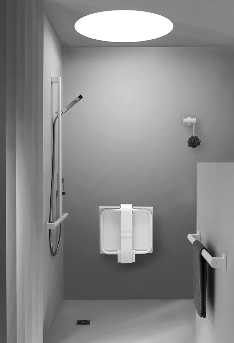 Godonnier Siège de douche piètement alu, assise polymère coloris blanc l.45 x P.44,2 x H.50 cm
