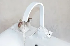 Silla Global SILLA Mitigeur lavabo moderne en Laiton, économie d'eau, Blanc