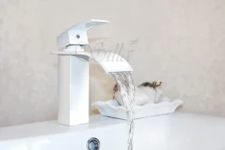Silla Global SILLA Mitigeur lavabo moderne en Laiton, cascade, Blanc* Robinet Lavabo Et Vasque