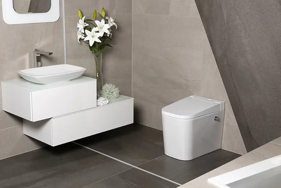 Swiss Aqua Technologies Ultimax WC hybride avec réservoir intégré et abattant frein de chute (SATOFSHFS3)