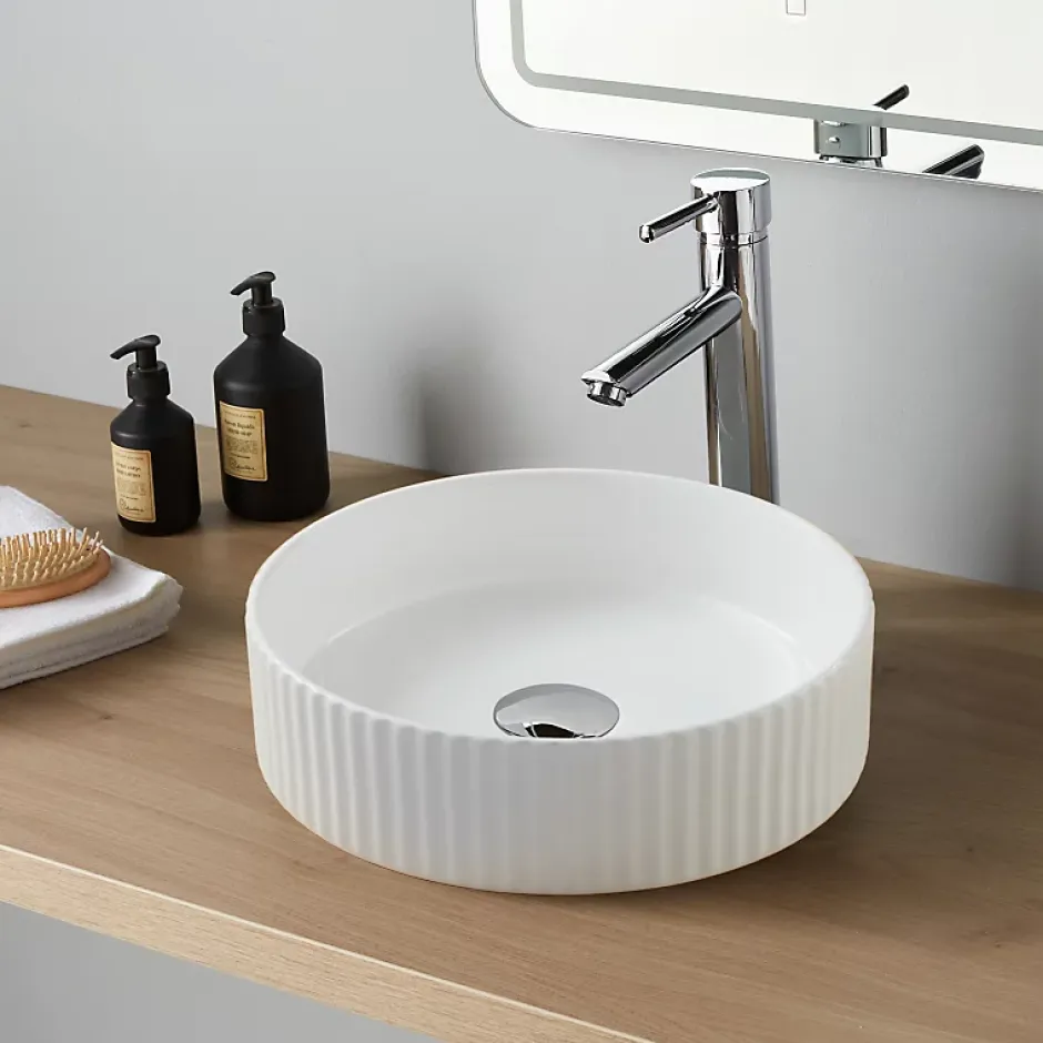 Planète Bain Vasque à poser striée Ania 36cm blanche