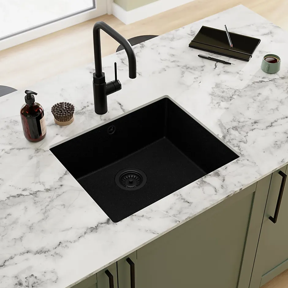 GoodHome Évier de cuisine en composite de quartz noir mat 1 bac à encastrer Sorrel