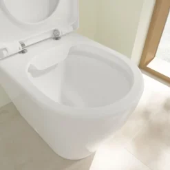 Villeroy & Boch WC à poser compact sans bride sortie horizontale VILLEROY ET BOCH Avento avec abattant frein de chute + Nettoyant