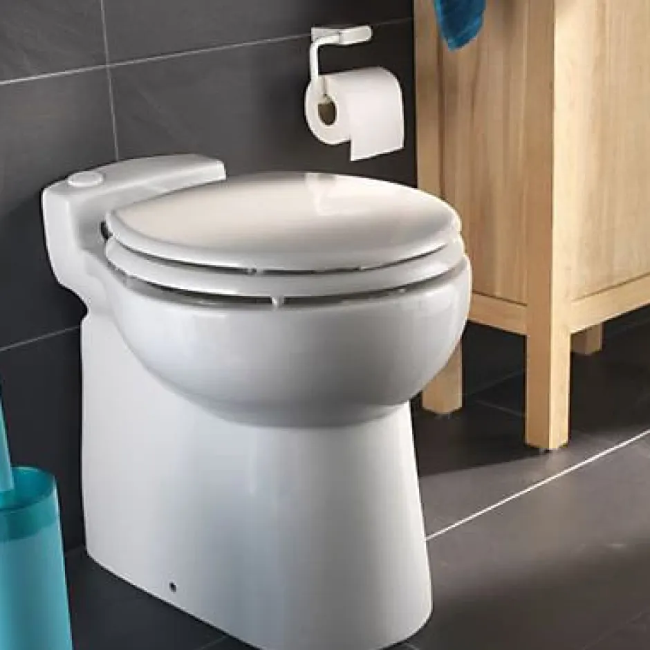TurboFlush WC broyeur compact l.24,5 x H.47 x P.54,5 cm, blanc en céramique anticalcaire, 500W, double chasse et abattant antibactérien